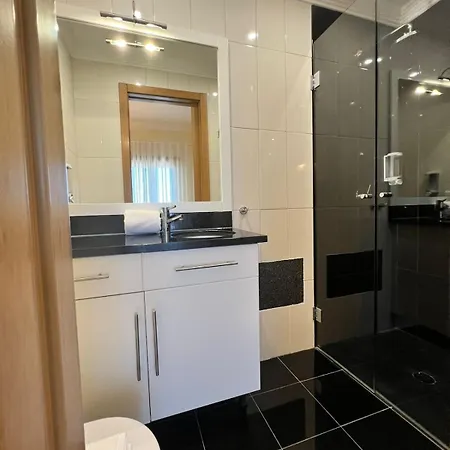 וילה Light House Luxury אלבופיירה